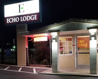 Echo Lodge - ווסט סקרמנטו - בניין