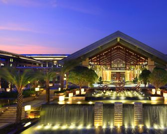 Intercontinental Hotels Kunming By IHG - Kunming - Edificio