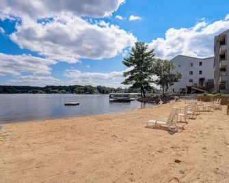 Kate's Place LHC 305 · Kate's Place - Newly Remodeled - Romantic - Wisconsin Dells - Beach