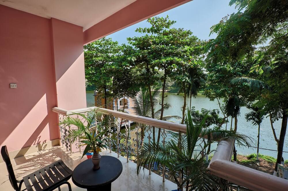 فويز ليك ريزورت