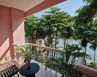 Foy's Lake Resort - Chittagong - Balcony