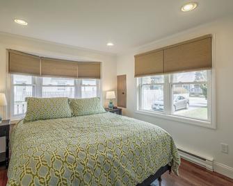 The Waterfront Cottage - Fairhaven - Bedroom