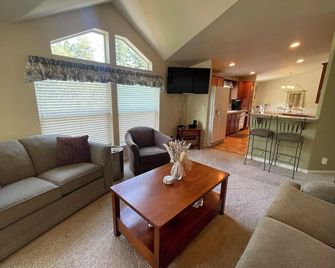 Carrville Loop Home - Sleeps 12! North End Of Trinity Lake! - Trinity Center - Sala de estar