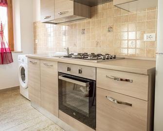 SE036 - Senigallia, new two-room apartment with large garden - Senigallia - Kitchen