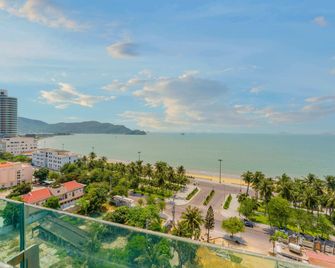 Sala Quy Nhon Beach Hotel - Qui Nhon - Balcony