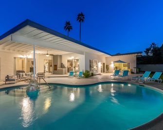 Chi Chi House - Huge Private Pool Yard! - Palm Springs - Piscine