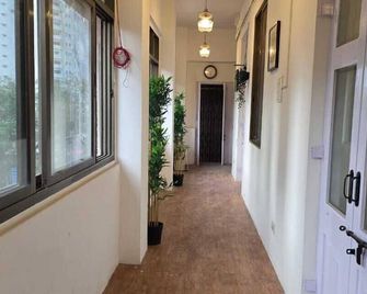 Studio Apartment 104 In Malabar Hill By Florastay - Bombay - Pasillo