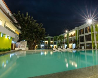 Apple Tree Resort & Hotel - Cagayan de Oro - Πισίνα