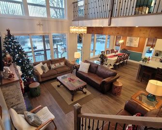 Lovely Newly Built Cottage by the Water - Severn Bridge - Lounge