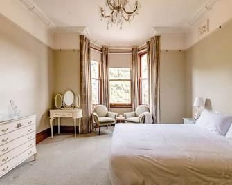 The Mansion - Hamilton - Bedroom