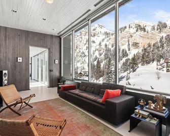 Architectural Gem by InvitedHome | Ski-In, Steam Room, Sweeping Views - Alta - Living room