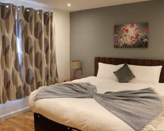 Hardwick House - Banbury - Bedroom