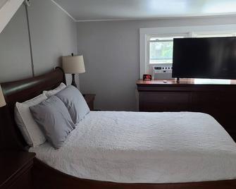 Green Mountain Cottage - Fair Haven - Bedroom