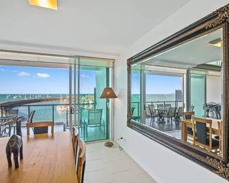 Peninsula Airlie Beach - Airlie Beach - Balcony