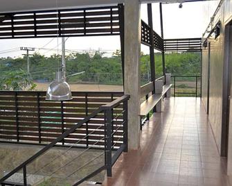 Sabaynan Hotel - Nan - Balcón