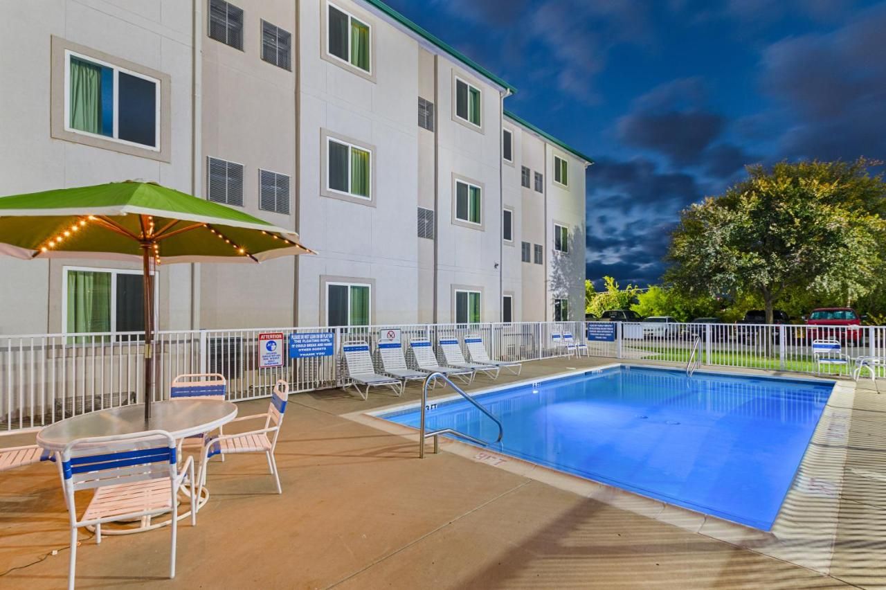 Motel 6 Weatherford Tx
