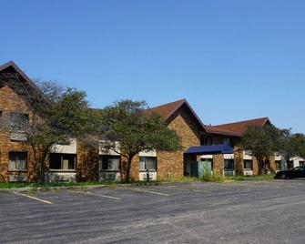 Magnuson Hotel Dixon - Dixon - Building