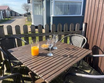 Seaside Escape Chalet in Bridlington south shore - Bridlington - Patio