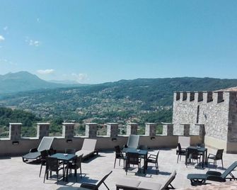 Il Castello dei Principi Sanseverino - Viggianello - Patio