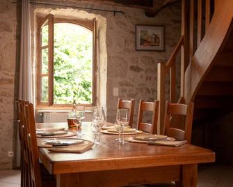 country holiday home - 4 rooms - 5/6 persons - Fons - Comedor
