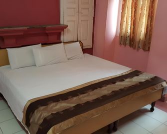 Shine Star Homestay Bed and Breakfast - Amritsar - Schlafzimmer
