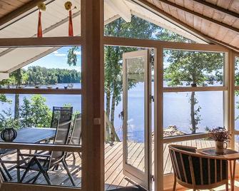 3 Bedroom Stunning Home In Lidhult - Lidhult - Balcón