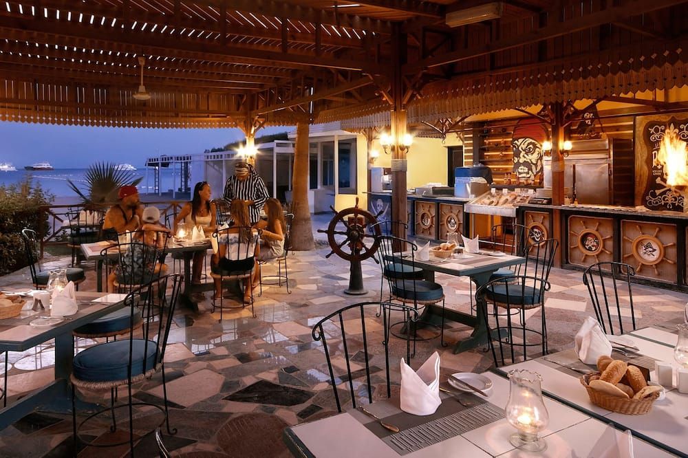 جفتون أزور ريزورت - الغردقة - مطعم