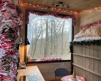 The Oculus Tinyhouse at Innisfree Farms - Triadelphia