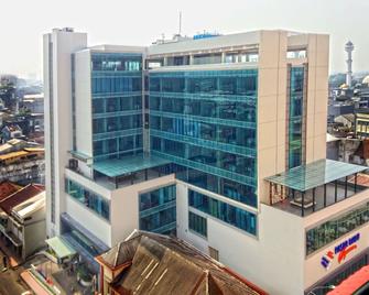 Pasar Baru Square Hotel Bandung - Bandung - Building
