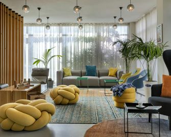 Moxy Milan Malpensa Airport - Somma Lombardo - Lounge