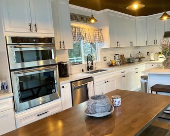Modern Farmhouse Space - Fallbrook - Kuchyň