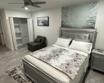 Luxury Unit A - Margate - Bedroom