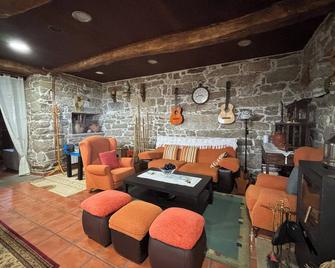 Rural Lodge surrounded by nature and magical paths. - Lugo - Lounge