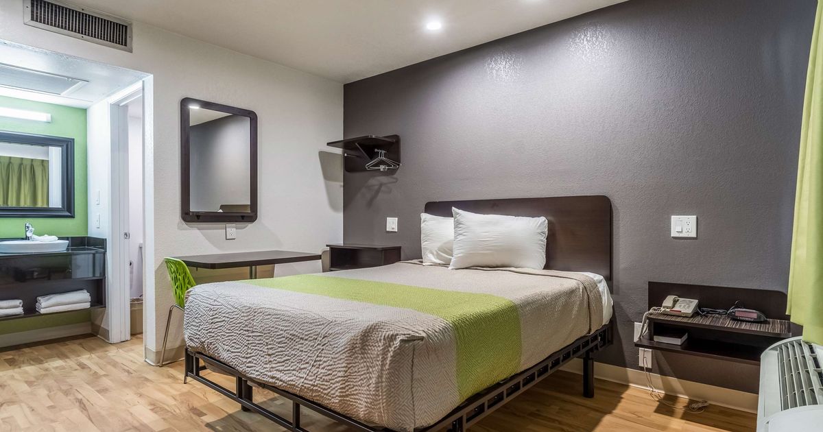 Studio 6 Buttonwillow, CA from 60. Buttonwillow Hotel Deals & Reviews