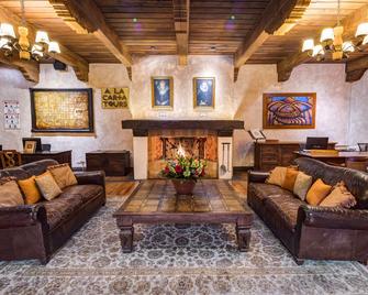 Porta Hotel Antigua - אנטיגואה גוואטמלה - לובי