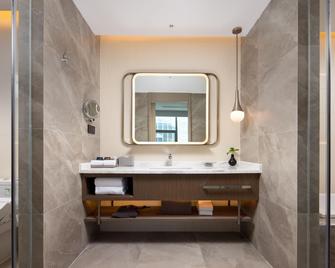Home2 Suites by Hilton Chongqing Yubei - Chongqing - Baño