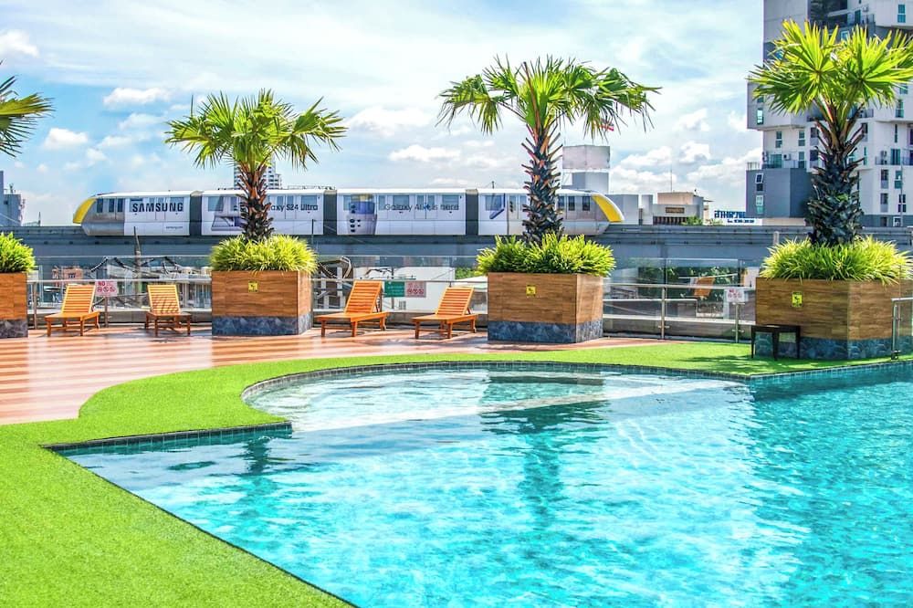 The Bazaar Hotel Bangkok - בנגקוק - בריכה