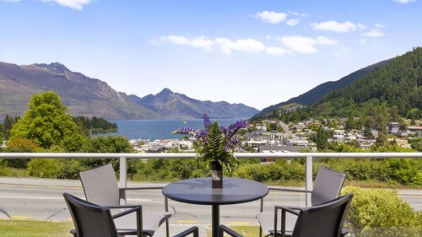 Queenstown House Bed & Breakfast and Apartments