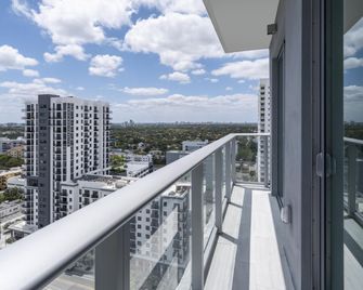 Atwell Suites Miami Brickell By IHG - Μαϊάμι - Μπαλκόνι