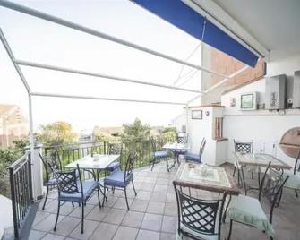 B&B Ottocento Sul Mare - Nizza di Sicilia - Balcón