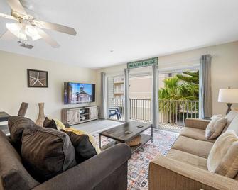 Bv 204b - Guests Welcome! Our Pool Is Open! - Belleair Bluffs - Sala de estar