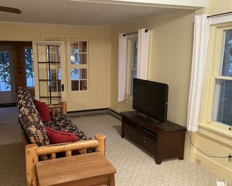 Turn of the century cottage on Big Eagle Lake - Big Lake - Living room