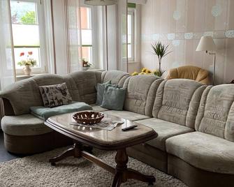 Apartments & Ferienhaus Senftner - Thale - Wohnzimmer