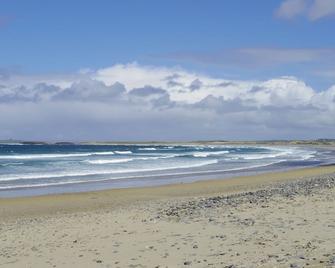 Close to Beach & Local Shops. Family & Pet Friendly. Knock airport 1 hr away - Grange - Playa