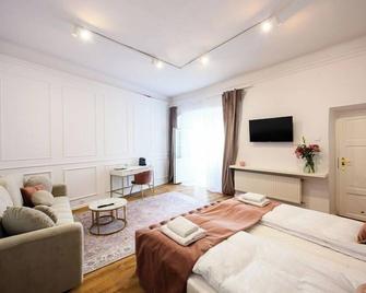 Wislna Main Square Apartments - Krakow - Bedroom