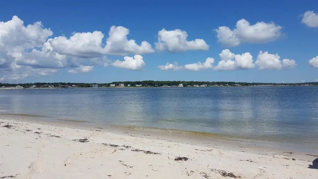 The Penny Lane - Hampton Bays - Strand