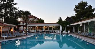 Four Seasons Hotel - Thessaloniki - Pool