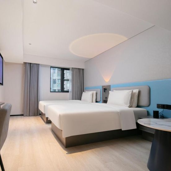 Atour Light Hotel Wuhan Jiangtan Jianghan Road Pedestrian Street image 1