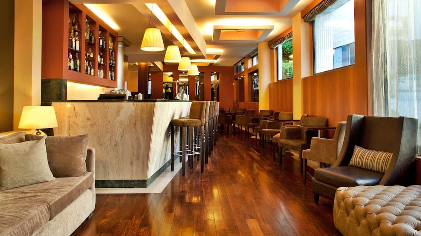 تي يو آر آي إم أوروبا هوتل