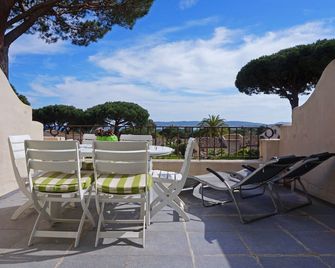 Apartment with pool, 300m beaches Tahiti, Moorea, Ramatuelle, St-Tropez. - Ramatuelle - Balkon